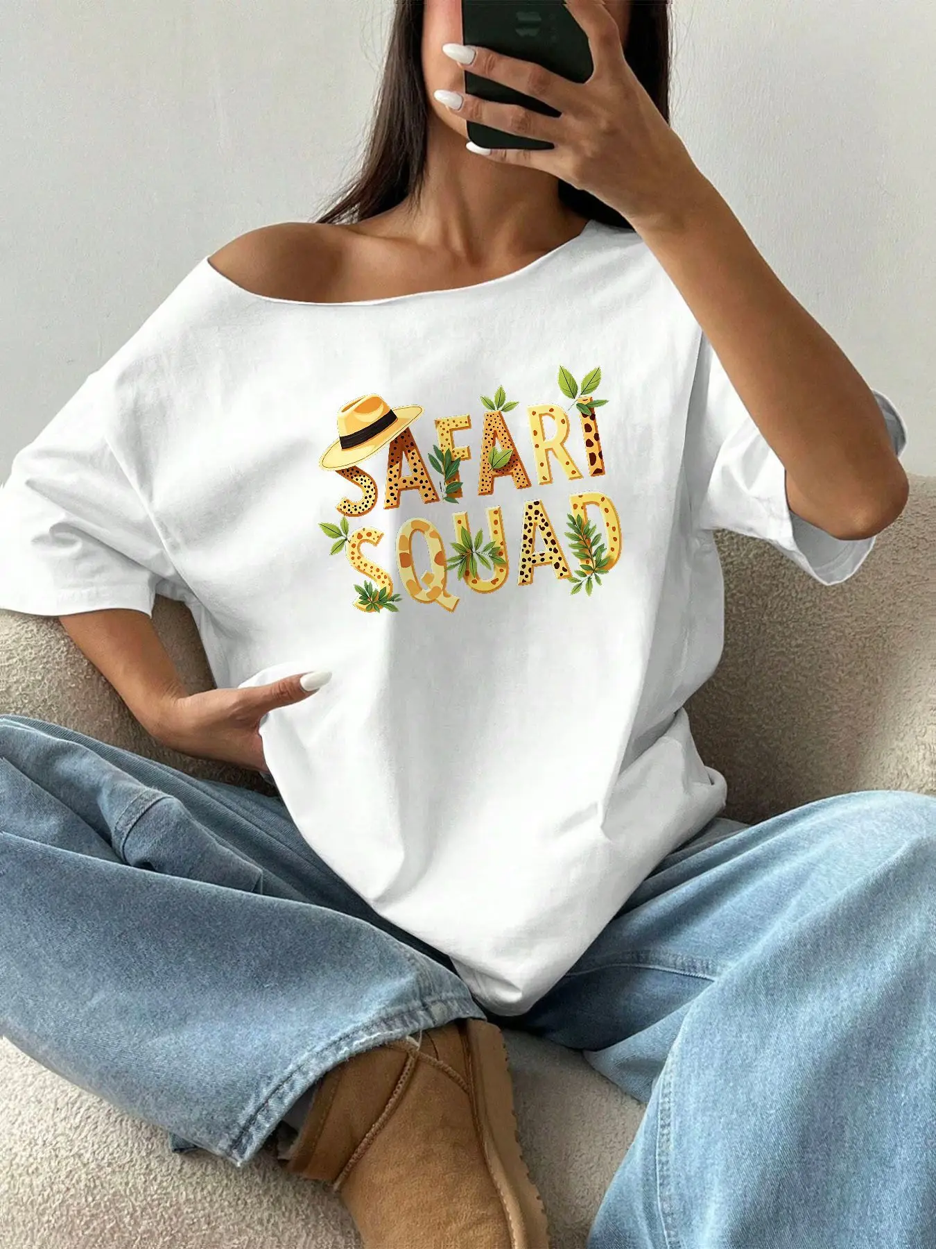 T-shirt graphique imprimé léopard grande taille avec motif chapeau de safari, motif feuilles de jungle, haut d'été décontracté à coupe ample pour femme