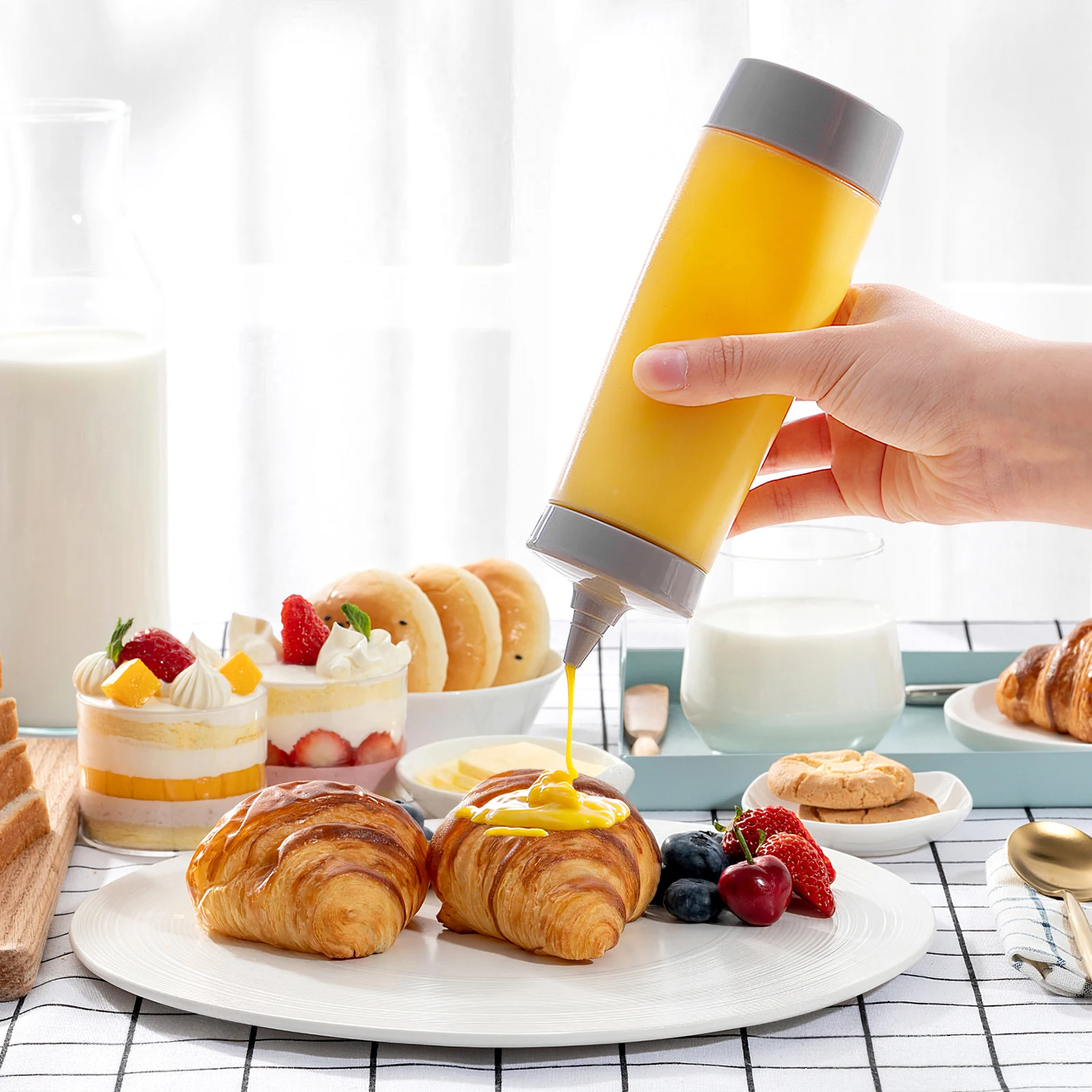 

4pcs Squeeze Bottles Eco friendly Food grade Sauce Ketchup Mustard Storage Kitchen Helper Portable Lightweight