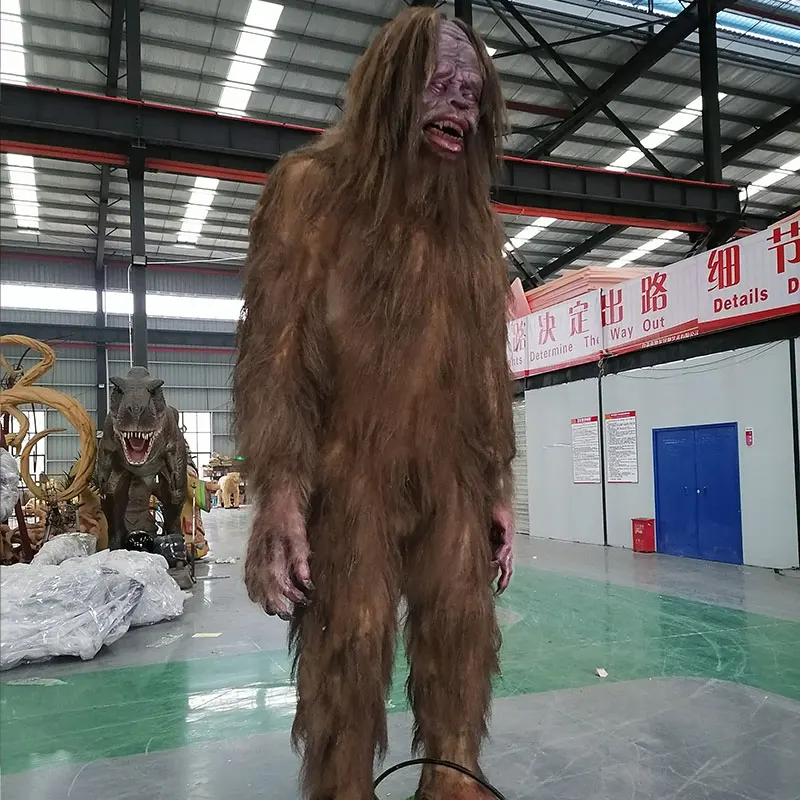 Exhibition showcases high-quality simulated human robots for park decoration