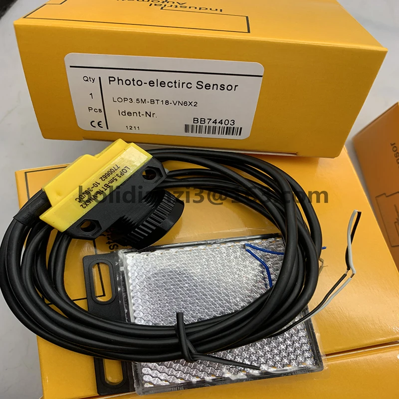 

Original photoelectric switch sensor T18RW3FF25/50 T18AW3FF25/50 T18AW3FF100 T18RW3FF100 in stock
