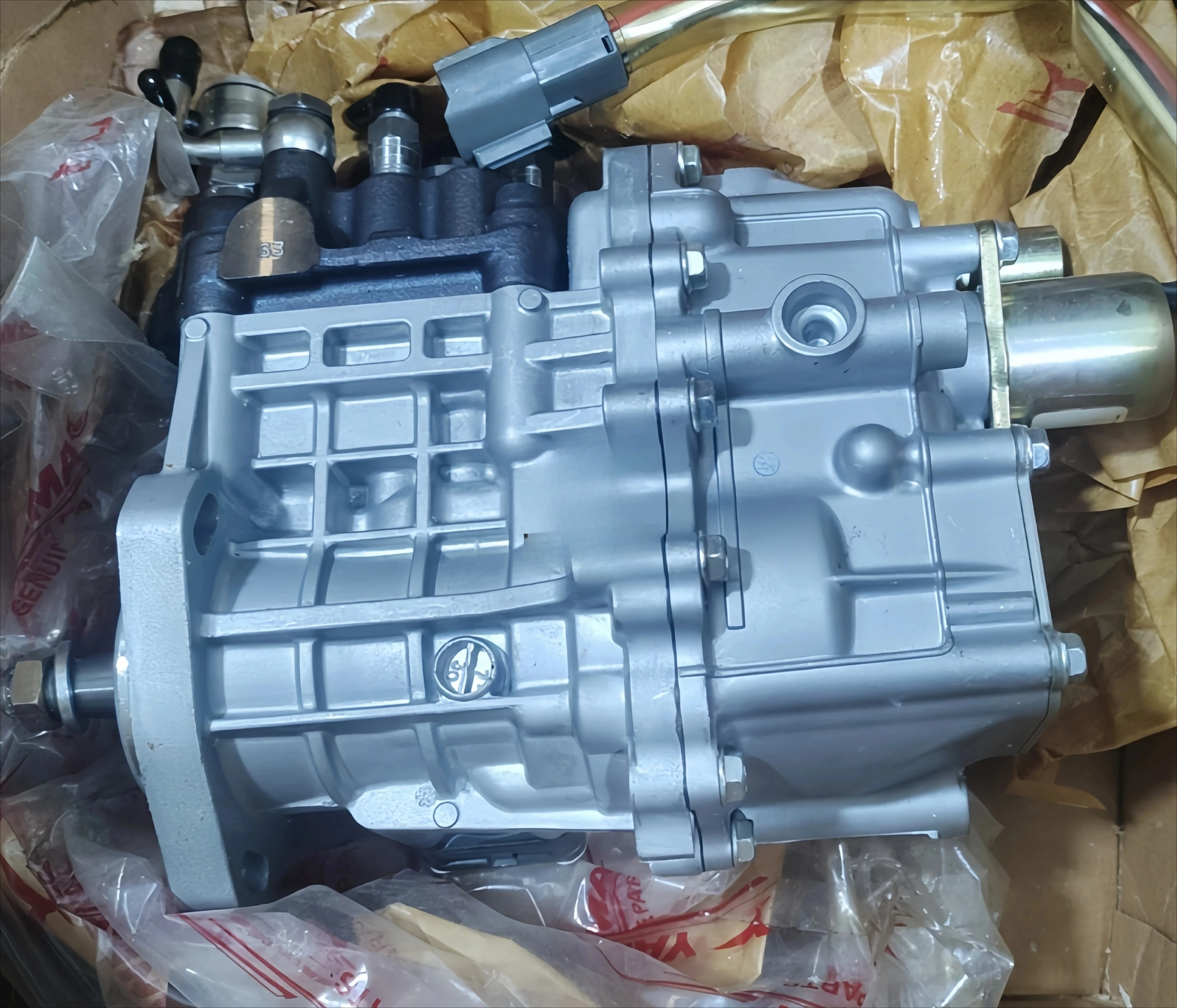 

Подходит для: двигательYanmar 3TNV88 3TNV82 4TNV88, высококачественный оригинальный топливный насос впрыска 729242-51380