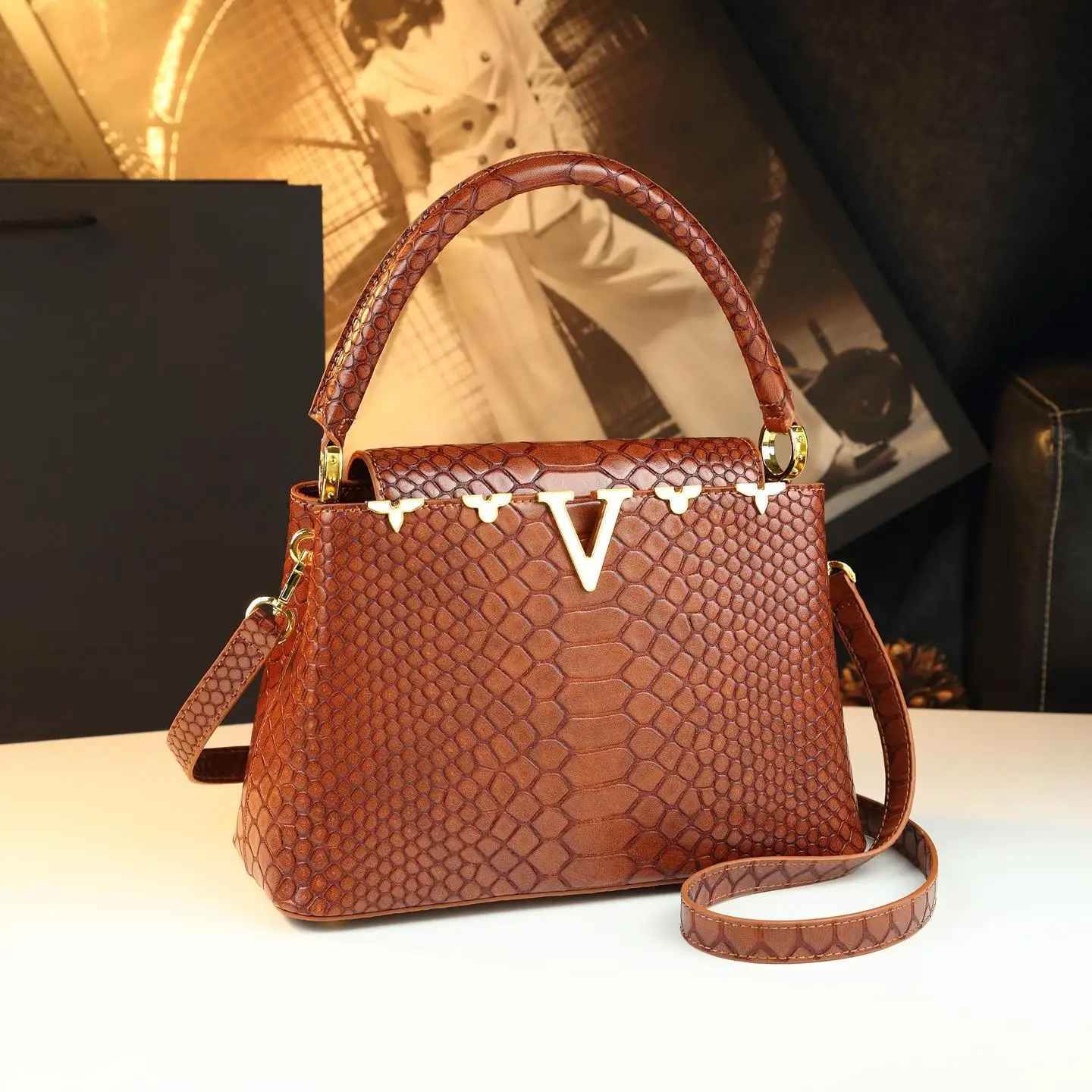 

Stylish Textured Leather Tote Bag For Women Luxury Designer Crossbody Large Capacity Diaper Bag Elegant Commuter Simple Chic