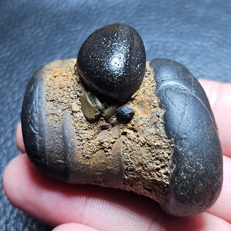 

Natural Guilin strange stone mineral specimen palm-sized toy for home decoration