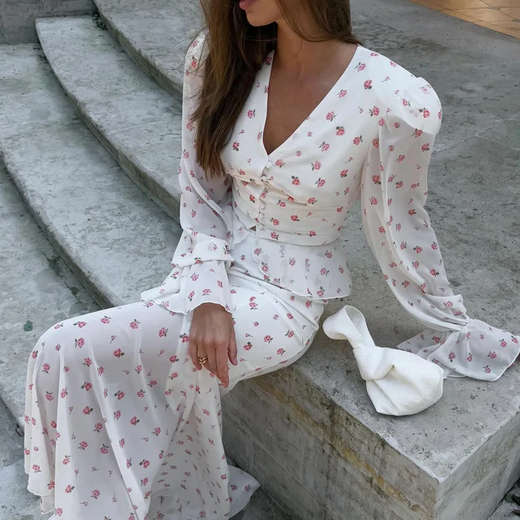 

Elegant Floral Print Two-Piece Set Women's Fashion V-Neck Bell Sleeve Top And Wrap around Skirt Commute Style Summer Casual Wear