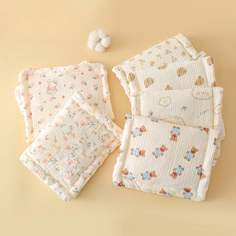 

Newborn Cute Cartoon Pillow 0-12 Months Breathable Dots Cotton Filled Pillow for Baby Sweat Absorbent Soothing Sleep Aid Cushion