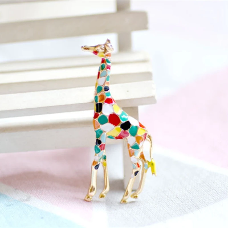Classic Creative Colorful Enamel Giraffe Brooches For Women Man Unisex Jewelry Gifts Charm Animal Brooch Pins Party Wedding Gift