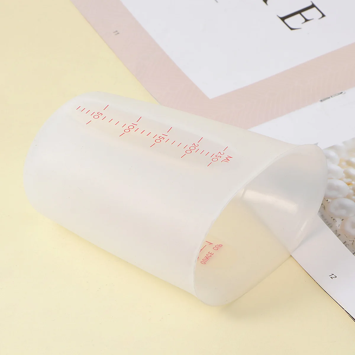 

Silicone Measuring Cup 250ml Visible Semi Transparent Liquid Container Graduated Scale Measuring Beaker