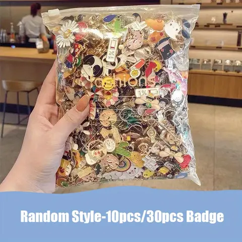 10/30 pçs emblemas aleatórios bonitos moda diversidade pinos jóias para roupas dos desenhos animados saco chapéu broches conjunto melhores presentes para crianças meninas