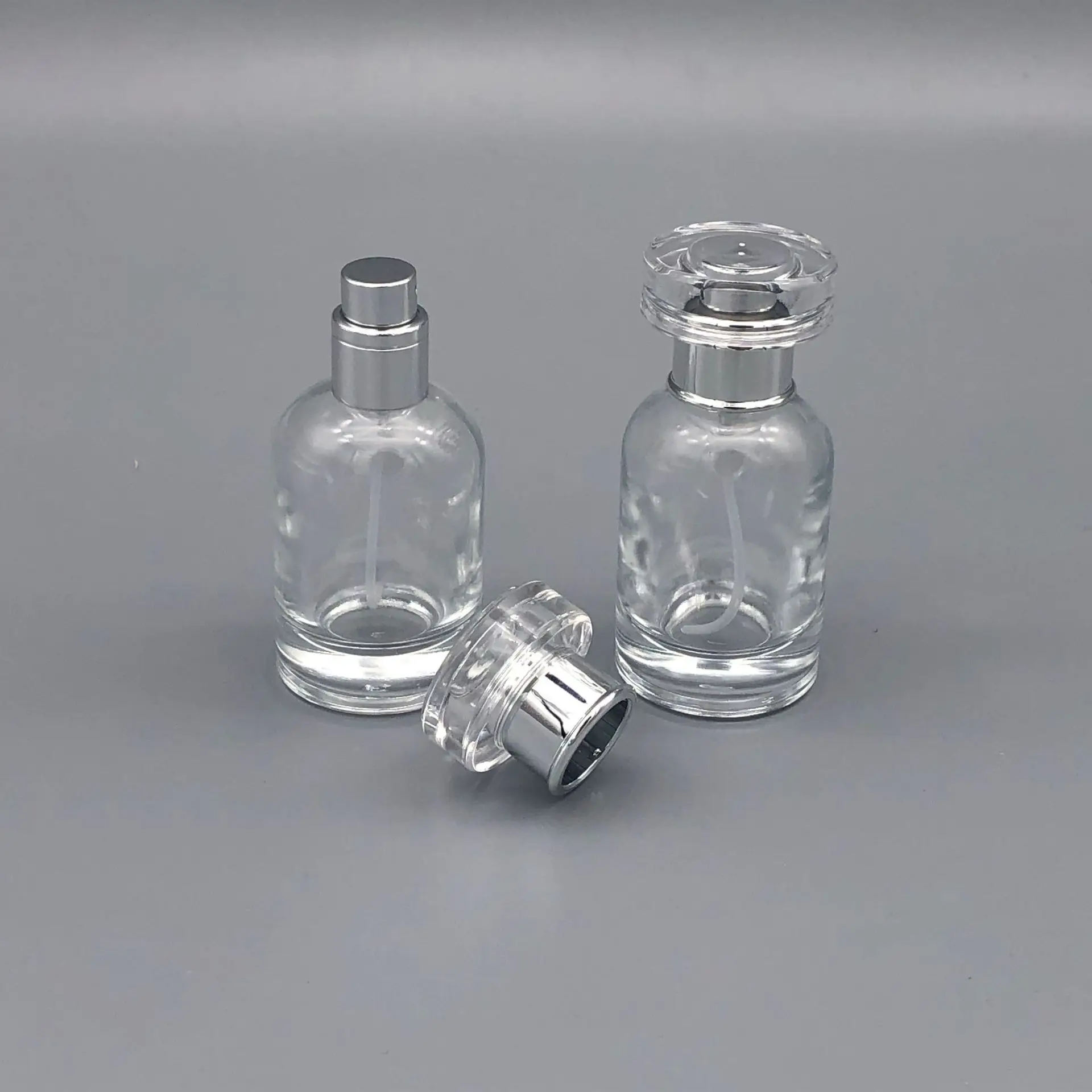 

30ml Silver Round Cap Premium Glass Perfume Spray, Portable Refillable Atomizer for Cosmetics