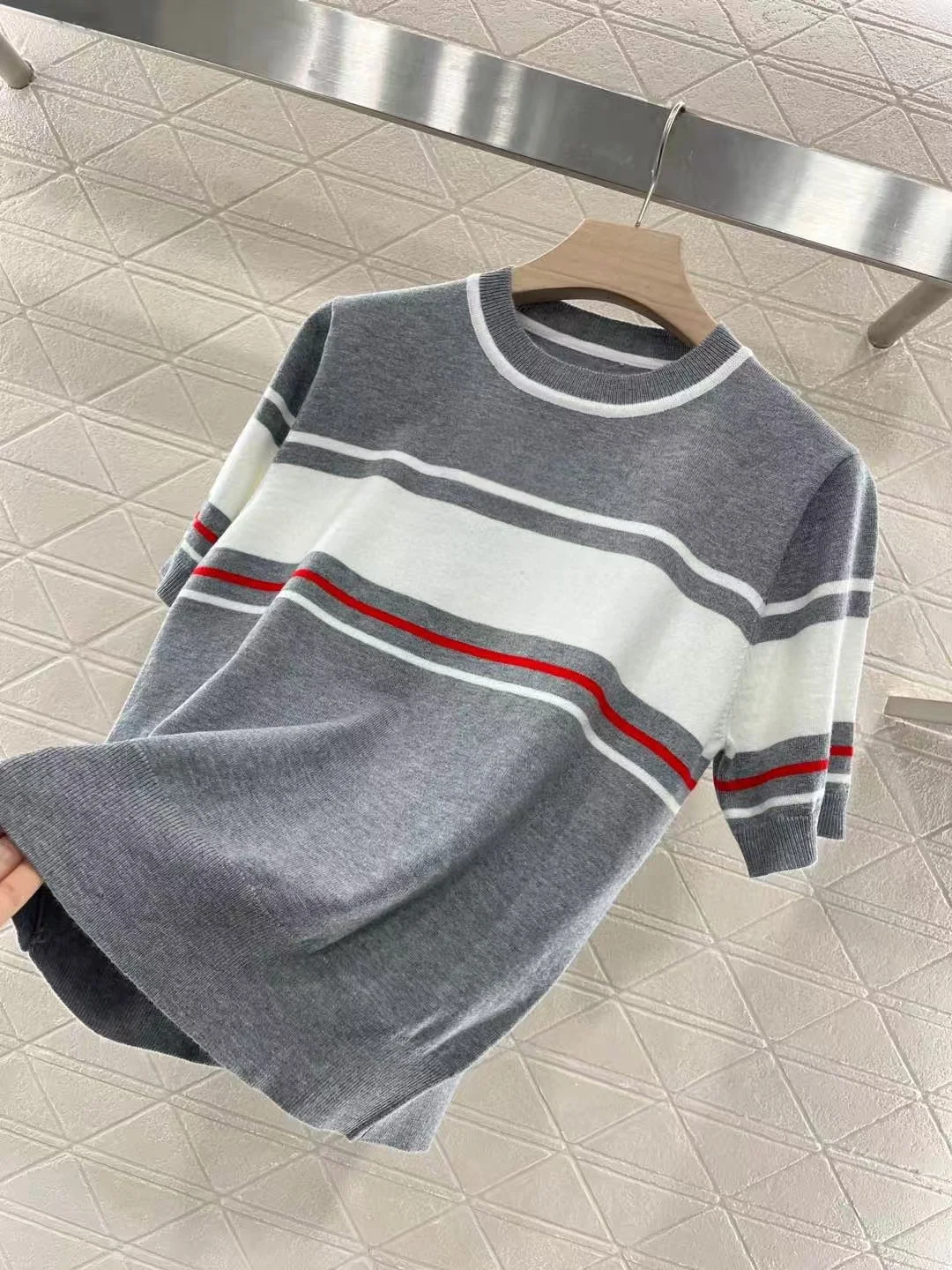 Customized High-End Women's round Neck Striped Knitted Shirt Short-Sleeved Elegant Fashion Top for Professional Settings