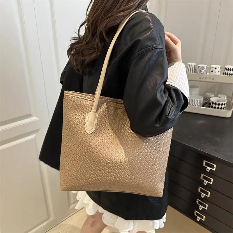 

Ladies' Fashion Crocodile Pattern Crossbody Bag Retro Elegant Large Capacity Multi-Functional Handbag Shoulder Bag