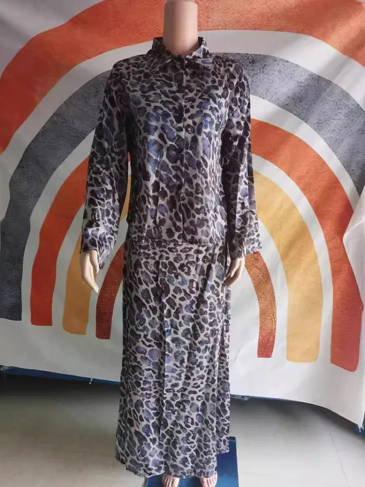 Elegante abito estivo da donna Temperamento Risvolto Manica a sette bottoni Cintura Leopardo Dimagrante Gonna a tromba Set alla moda da donna