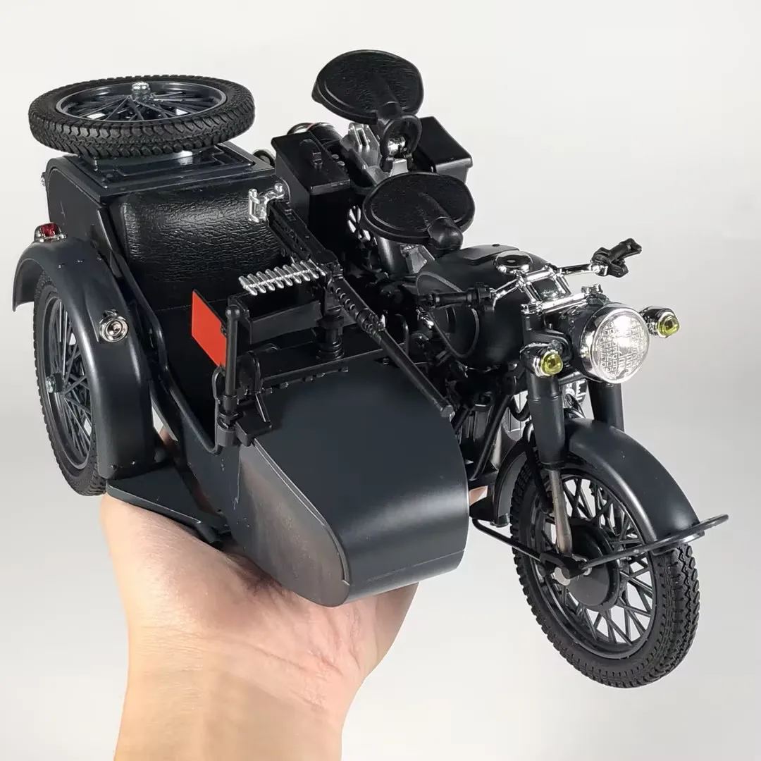 1:10 Ural M72 Sidecar Motorcycle Diecast Model
