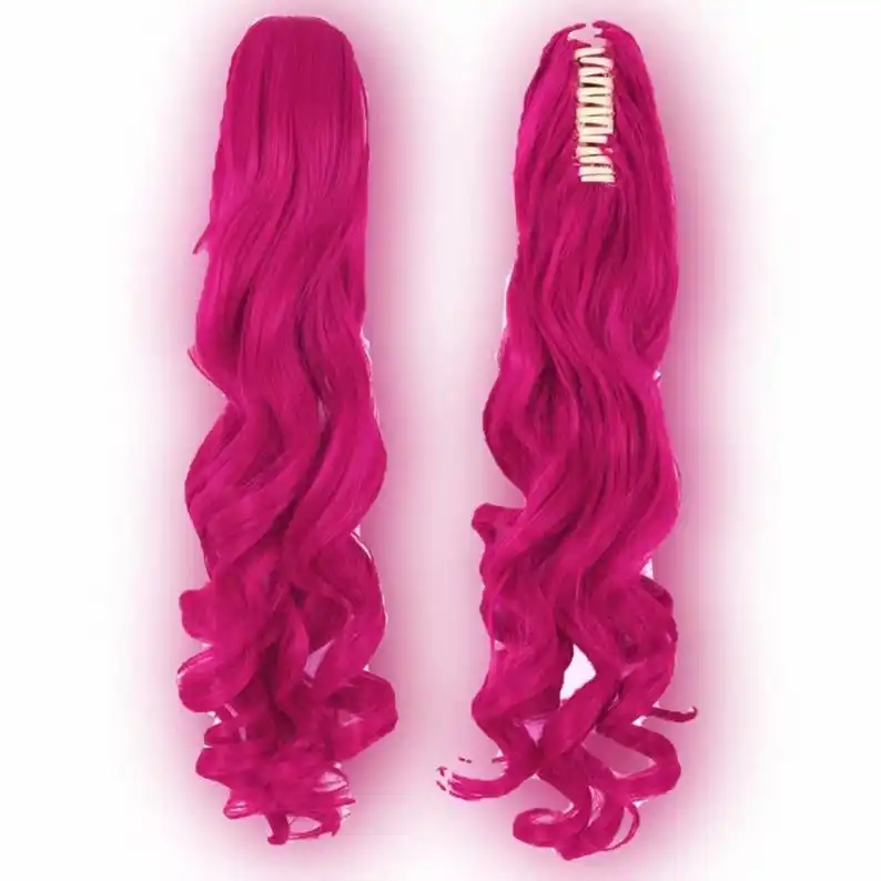 باروكة كوسبلاي وردية اللون على شكل ذيل حصان مصنوعة من ألياف صناعية مقاومة للحرارة مثالية لكوسبلاي فتاة المهر
