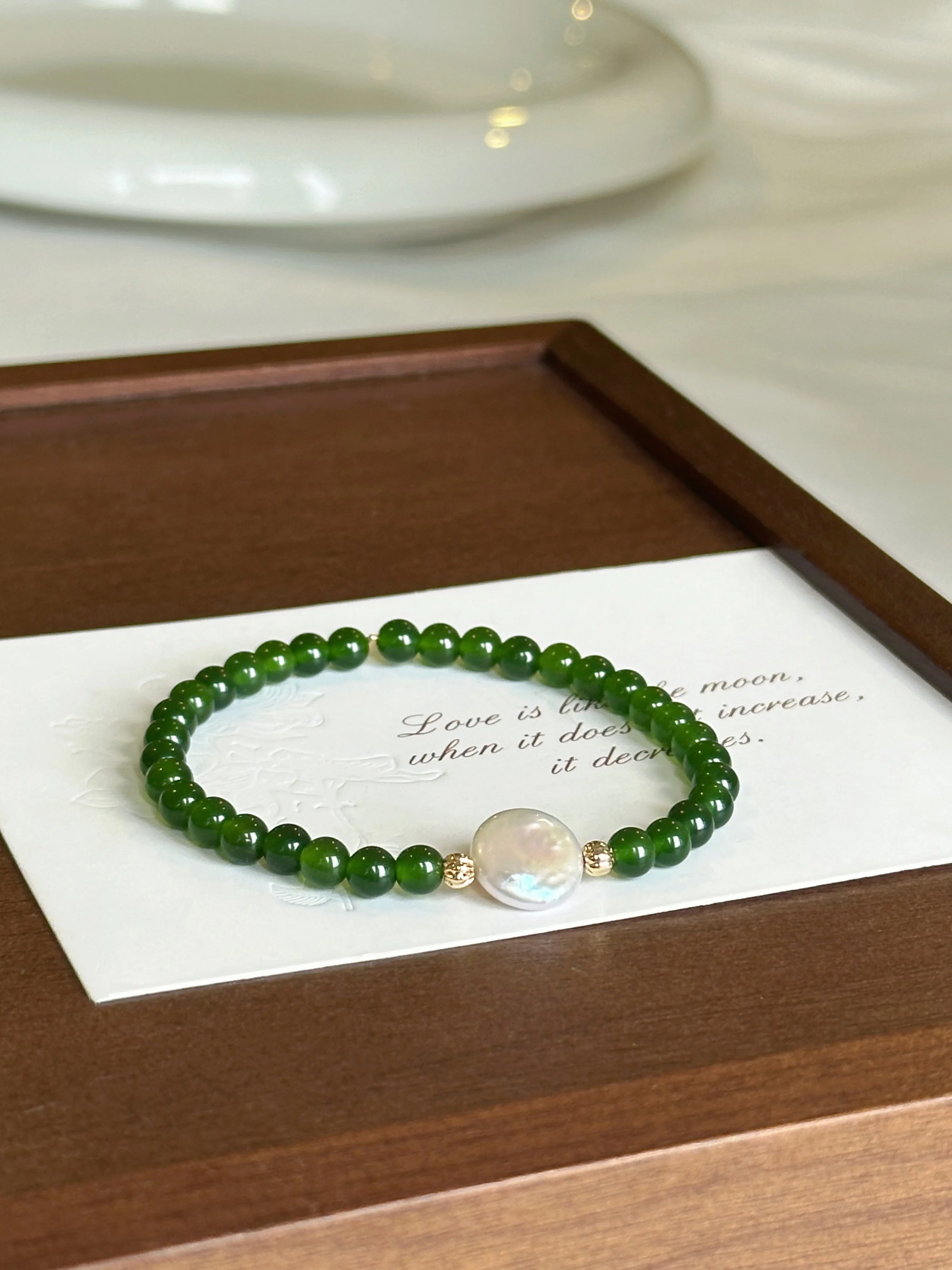 

New Chinese Style Bright Green Chalcedony Natural Pearl Beaded Bracelet Elegant Luxury Women Jewelry