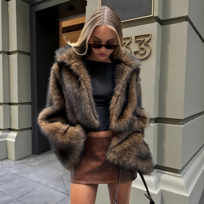 

Элегантная женская короткая шуба из искусственного меха Tsiisd с отделкой перьями, теплая зимняя верхняя одежда в стиле стритвир, повседневная, толстая, плюшевая