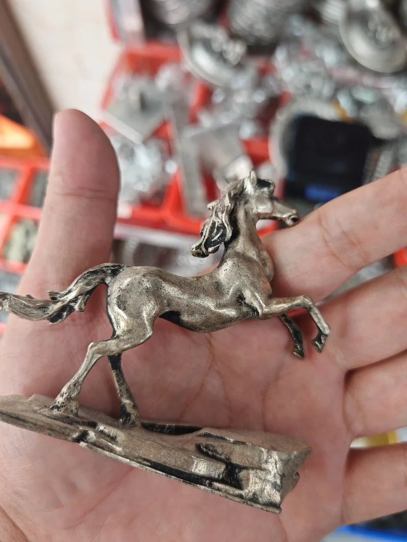 Vintage Horse Decorative Figurine Resin Running Horse Statue Silver Tone Craft Ornament for Home Office Desktop Shelf Decor Gift