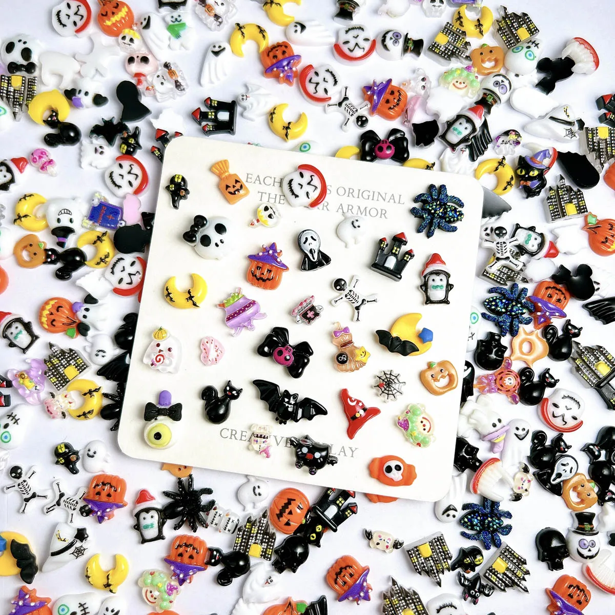 30PCS Multi-Stijl Hars Schedel Grafsteen Ghost Nail Art Charms Creatieve Pompoen Kat Halloween Serie Nageldecoratie DIY nagels