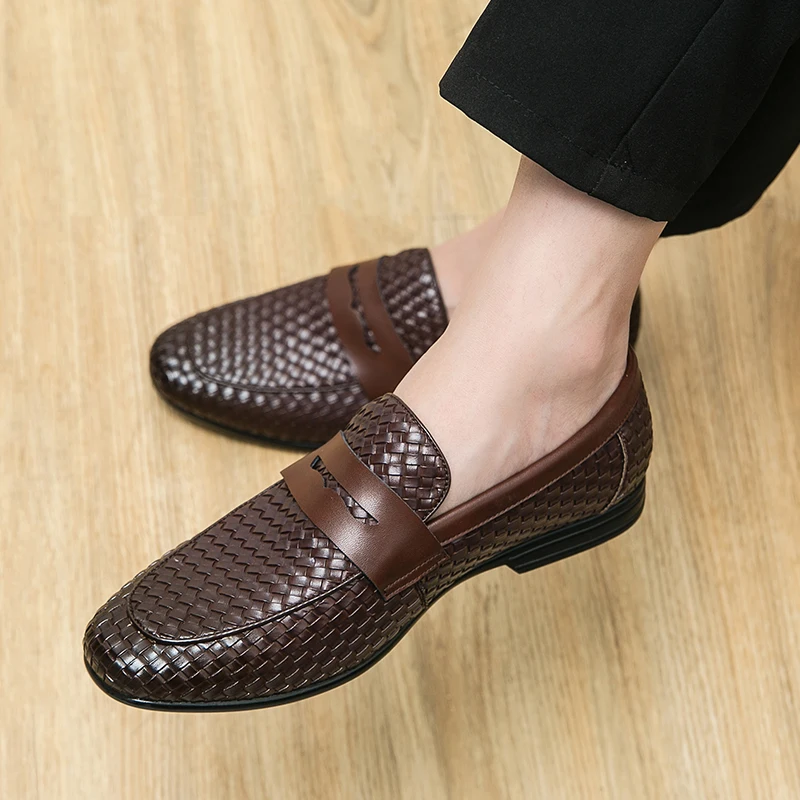 European Station Fashion Brand Luxury Bean Shoes Leather Men's Shoes Slip-On Loafers Classic Plaid Small Leather Shoes