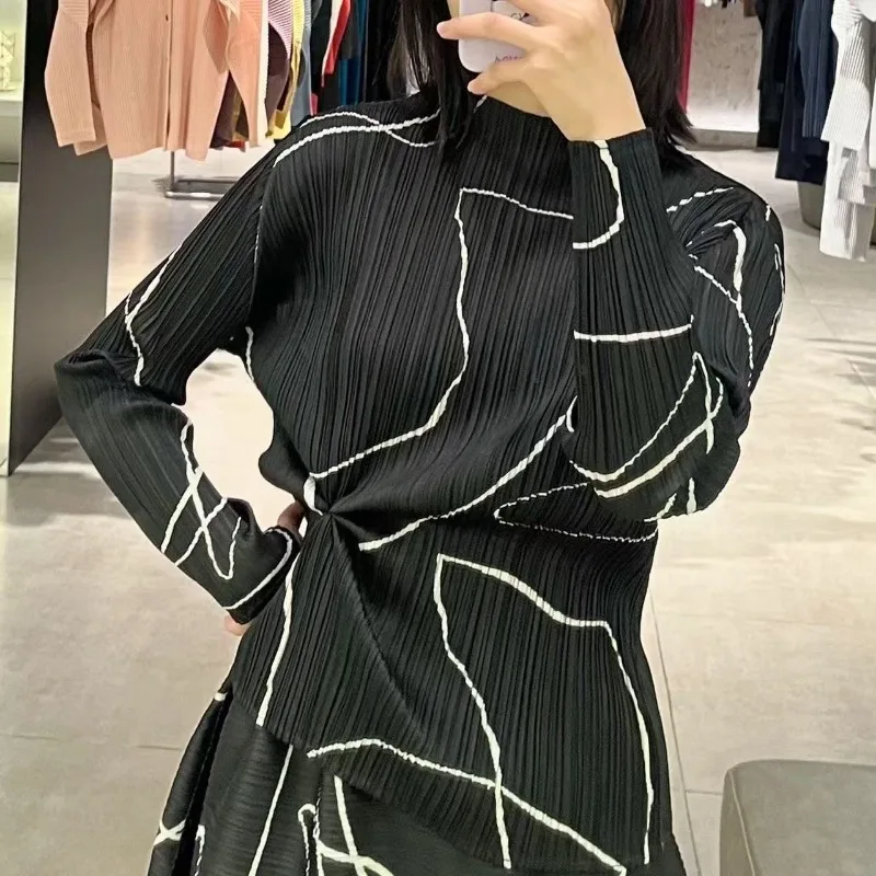 Koszulka plisowana Miyake 2025 Artystyczne Paski Koszulka z długim rękawem Plisse Moda Damska Projekt Plisowana Bluzka Nowa Jesienna Odzież