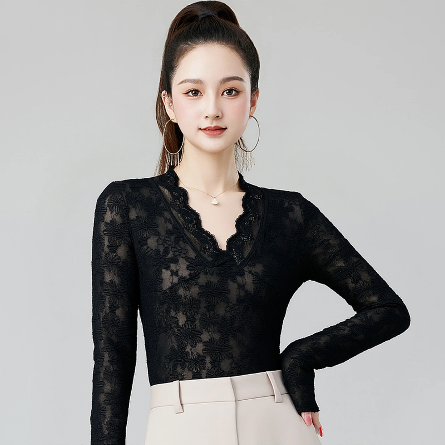 ใหม่แขนยาวเสื้อเต้นรำละตินผู้หญิงคอวีเต้นรำสมัยใหม่เสื้อผู้ใหญ่รุมบ้าบอลรูมเต้นรำเสื้อผ้าฝึกซ้อมสวมใส่ DW11096