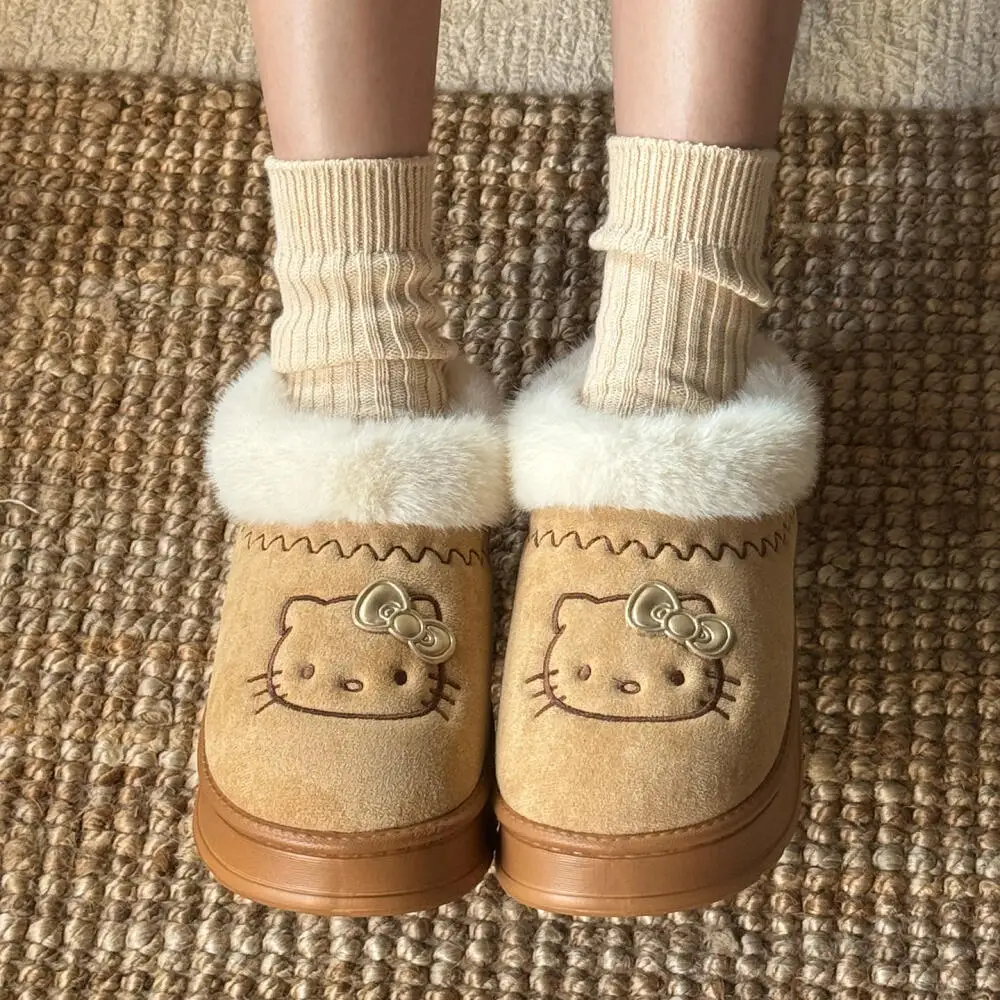Simpatici stivali da neve da donna invernali Hello Kitty Pantofole di cotone calde Scarpe di peluche anime Scarpe antiscivolo per ragazze calde con fondo spesso