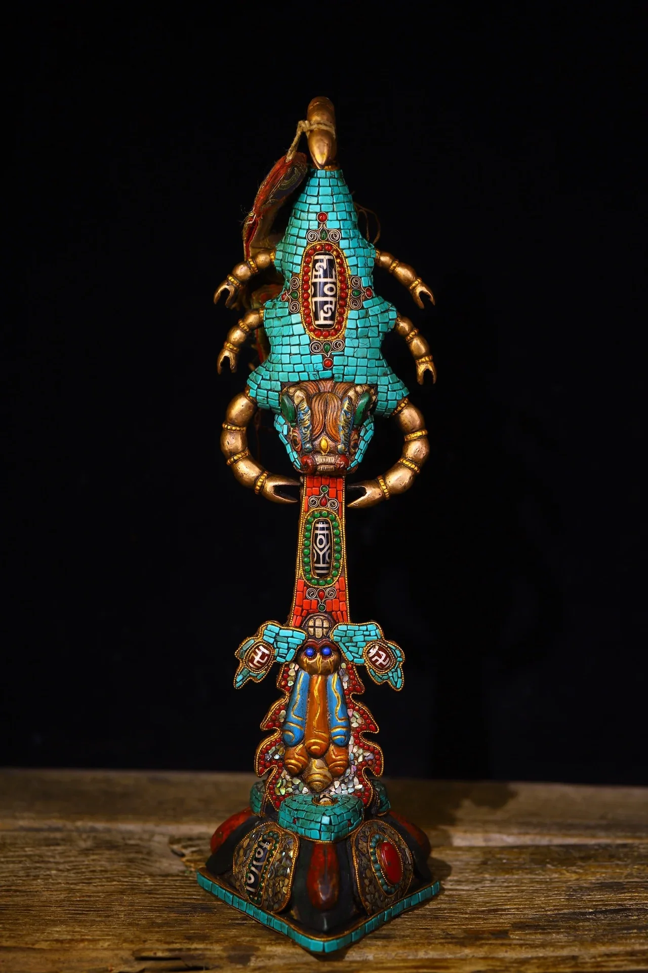 

13"Tibetan Temple Collection Old Tiantie Mosaic Gem gZi Beads Turquoise Scorpion Manjusri Sword Vajra Phurba Base Worship Hall