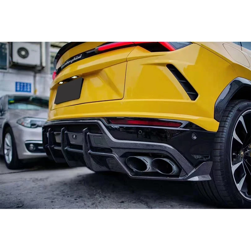 For Lamborghini URUS High Quality Dry Carbon Fiber Car Rear Bumper Lip Diffuser Spoiler Parts Upgrade Body kit