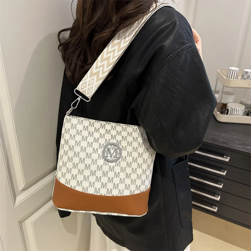 

2025 New Vintage Color-Block Hobo Bag for Women, Minimalist Shoulder Crossbody Purse, Spacious and Very Sophisticated​