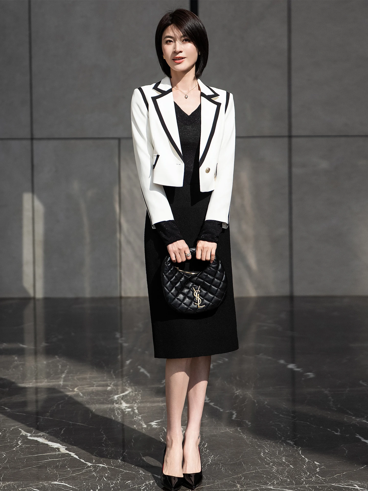 

Short Commuter Style Suit Jacket Women's Shoulder Fit Slimming Beige Color Businesswear Casual Long Sleeve Pure Color One Button