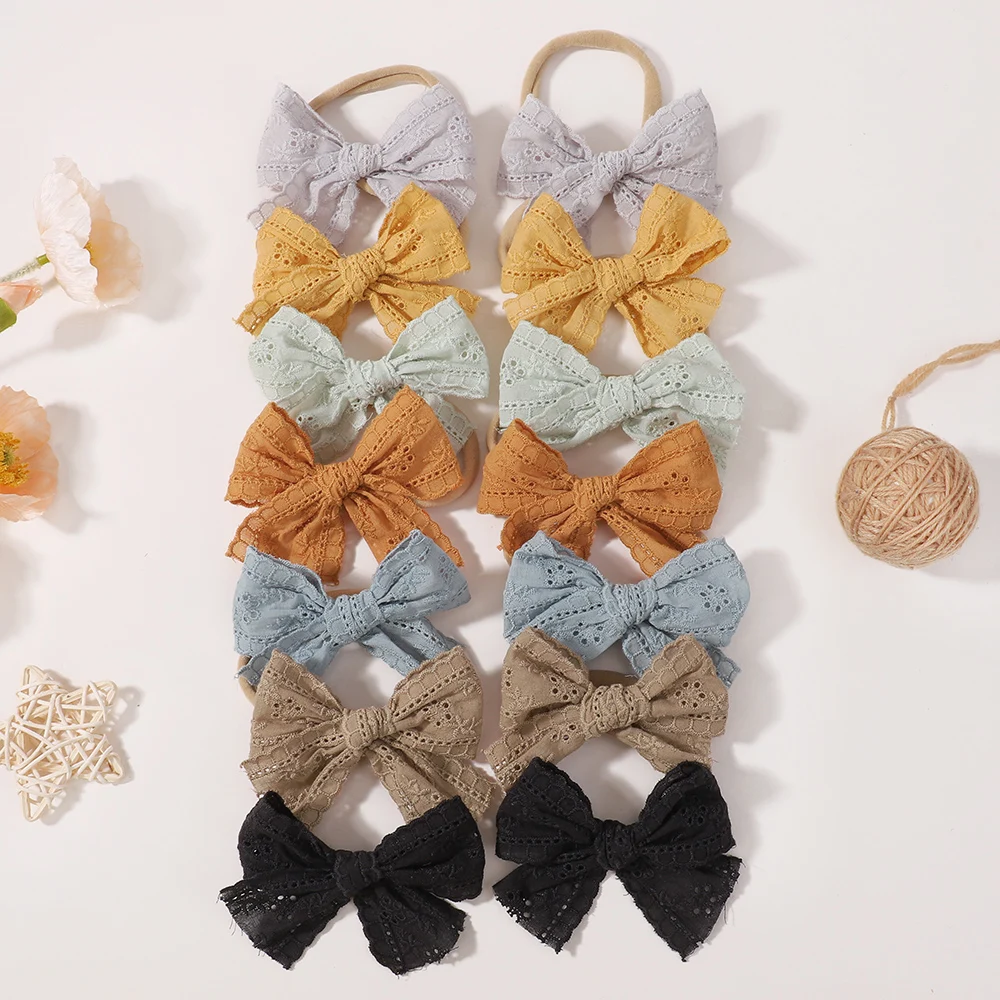 

10 шт./лот, мягкая эластичная повязка на голову с вышивкой и детским бантом, тканевая косичка ручной работы, заколки для волос, аксессуары для волос для младенцев