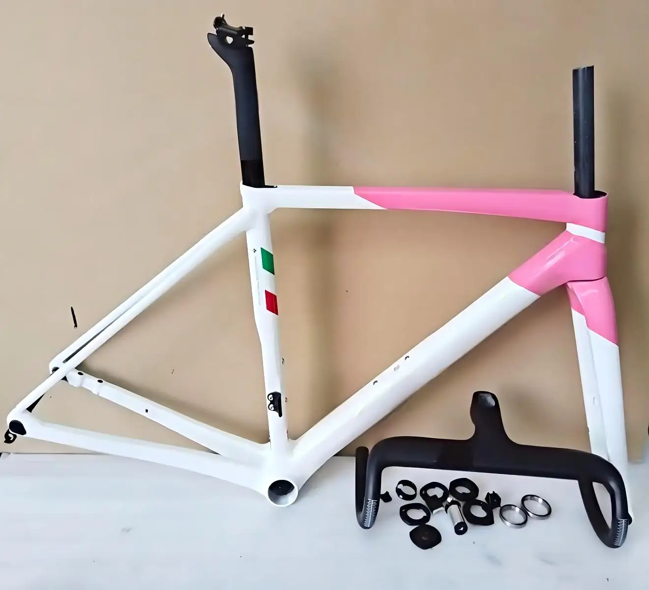 C68 V4RS Carbon Road Bike Frame Gold Logo Disc Brake Bicycle Frameset T47 Thread with Handlebar 20 Colors DPD