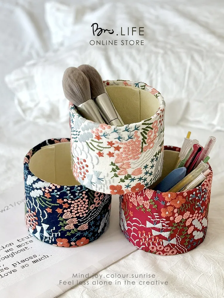 Japanese-Style Floral Embroidery Desktop Makeup Brush Organizer Fabric Plant Relief Skincare Storage Container Storage Bucket