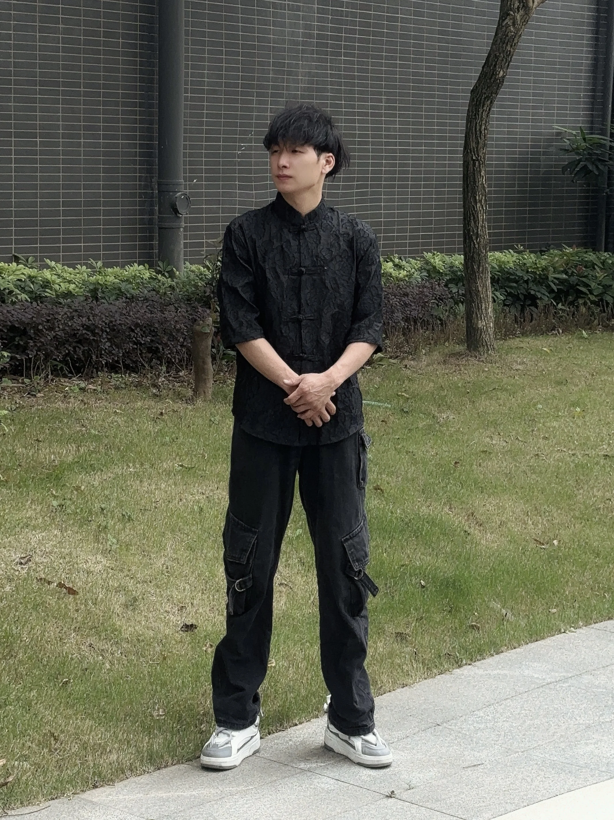 

Новая мужская рубашка в китайском стиле из ледяного шелка с коротким рукавом, летняя, с цветочной вышивкой, на пуговицах, в стиле Тан, модифицированный Ханьфу