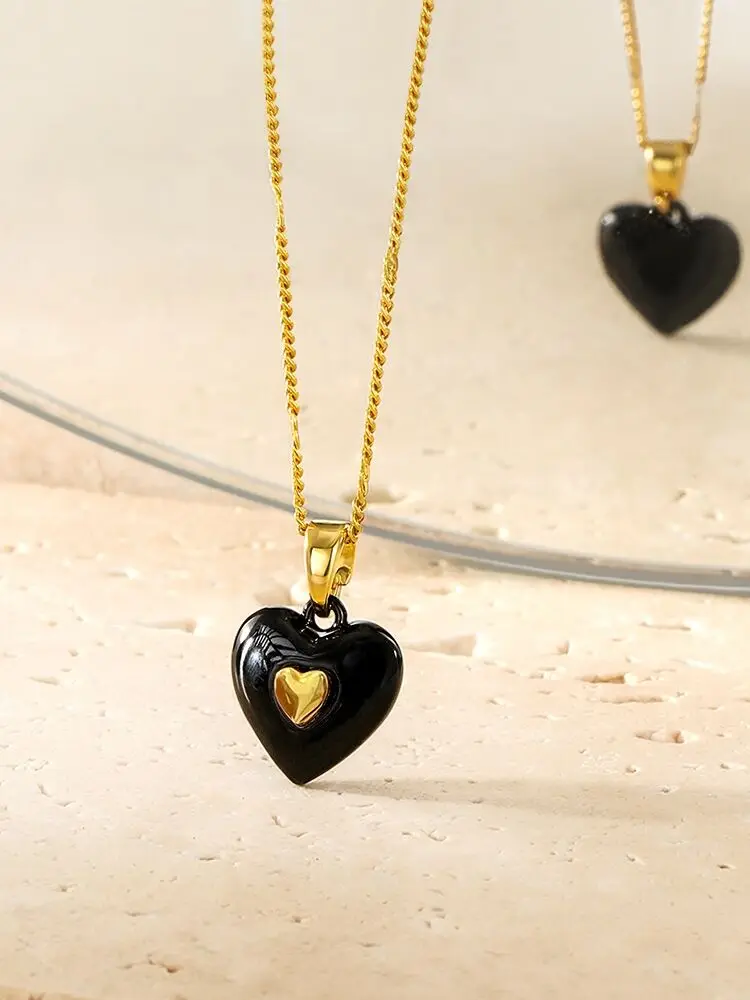 Titanium With 18K Enamel Heart Necklaces Women Jewelry Punk Hiphop Designer Runway Rare Simply Gown Sweet Boho Top Japan Korean