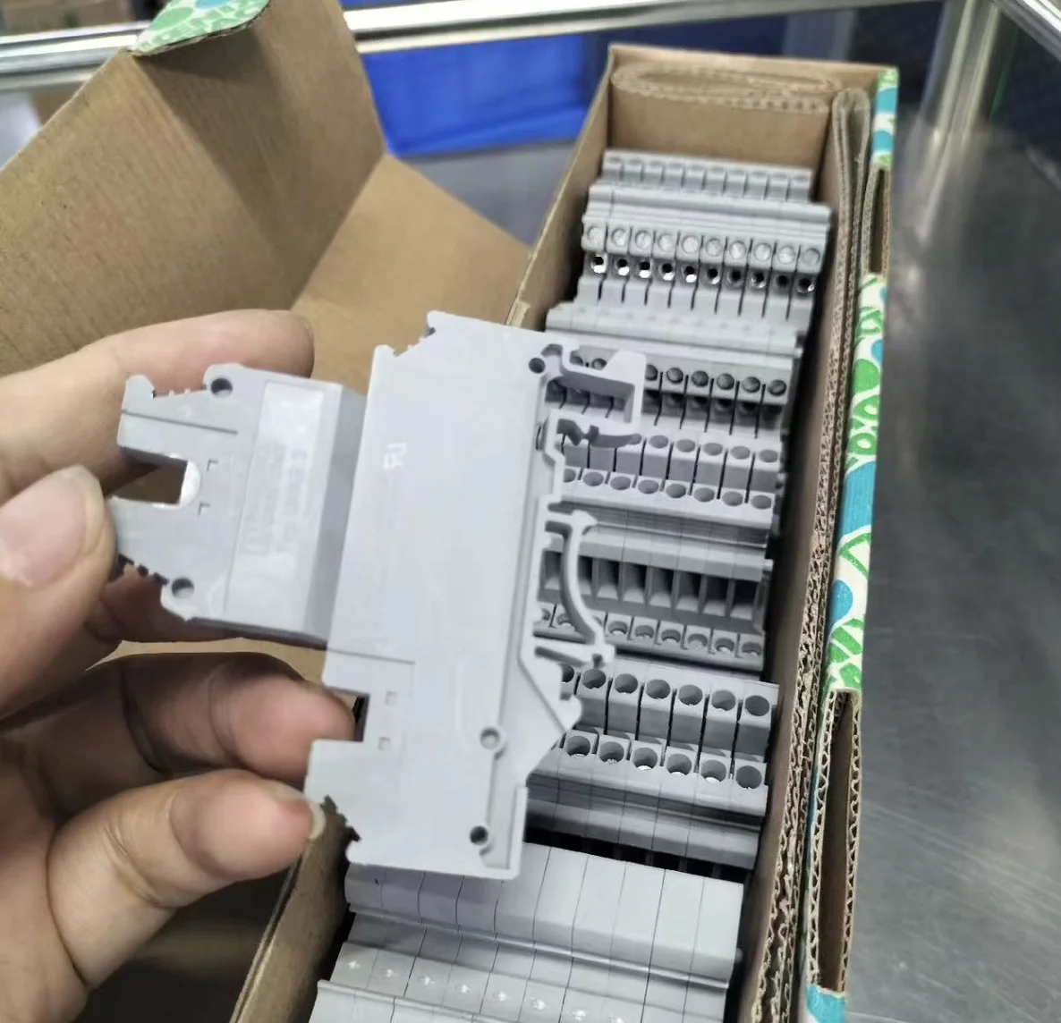 

200 PCS/LOT Terminal Block Strip 2771010