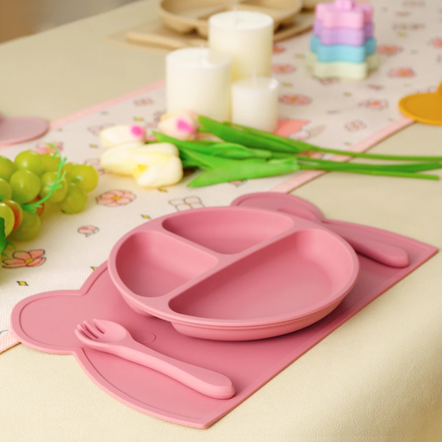 

4PCS Baby Silicone Tableware Set Cartoon Bear Shape Placemat Suction Three Grid Plate Soft Spoon Fork Solid Color Utensils