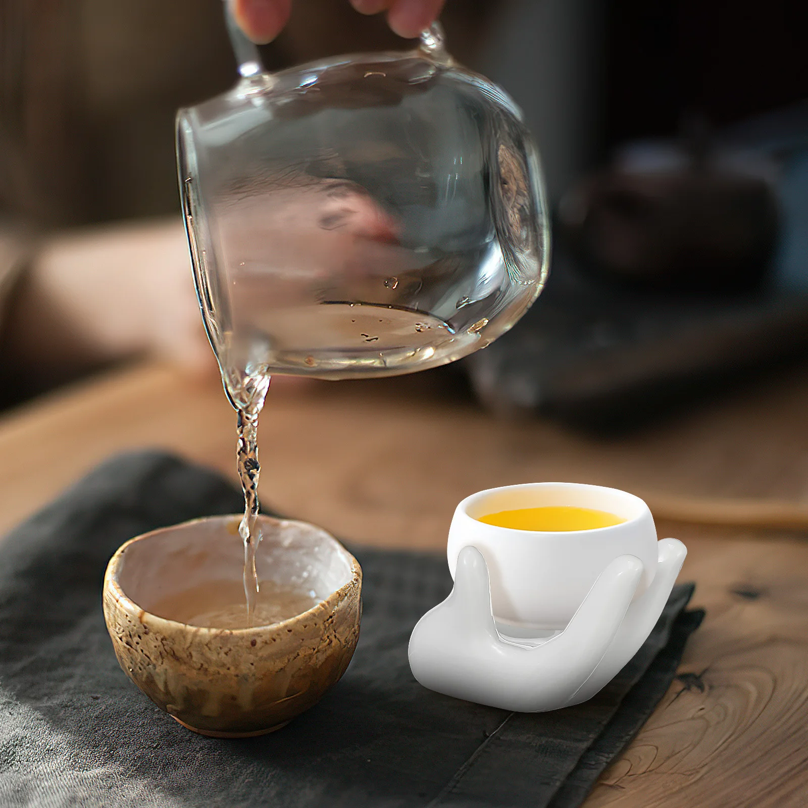 

1Pcs Ceramics Hand Jewelry Holder Strong Durable Desktop Ornament Photography Prop Jewelry Display Stand Bracelet Holder