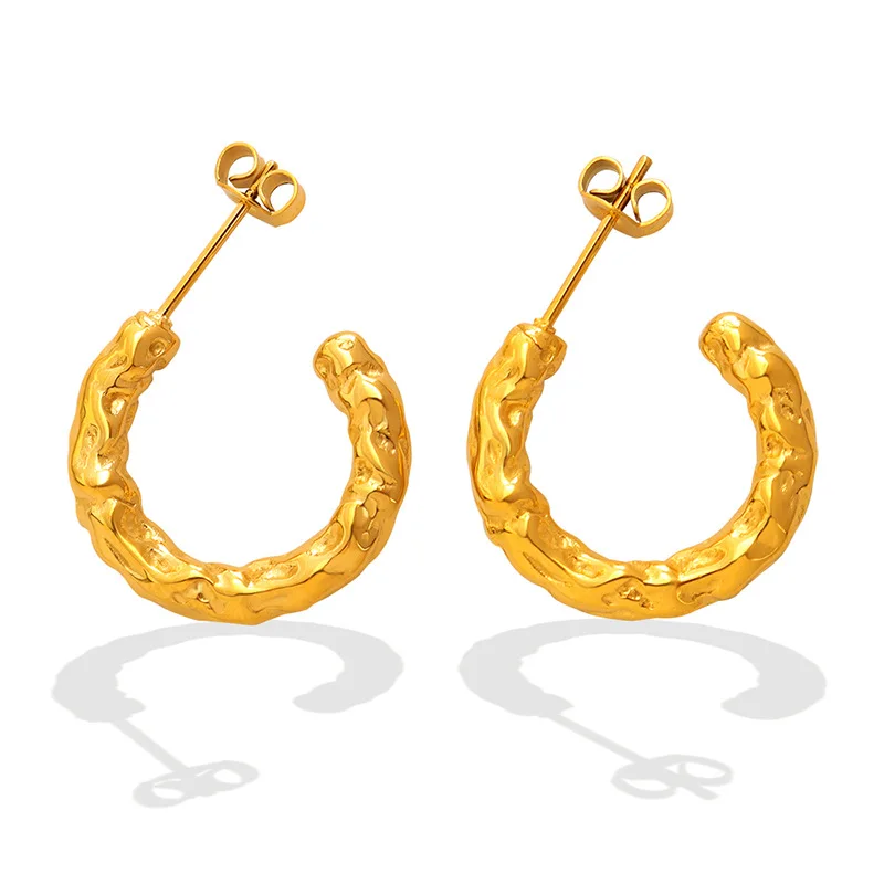 2022 Popular Stainless Steel Embossed Texture C Shaped Hoops Gold Plated Metal Hammered Stud Earrings For Women Jewelry