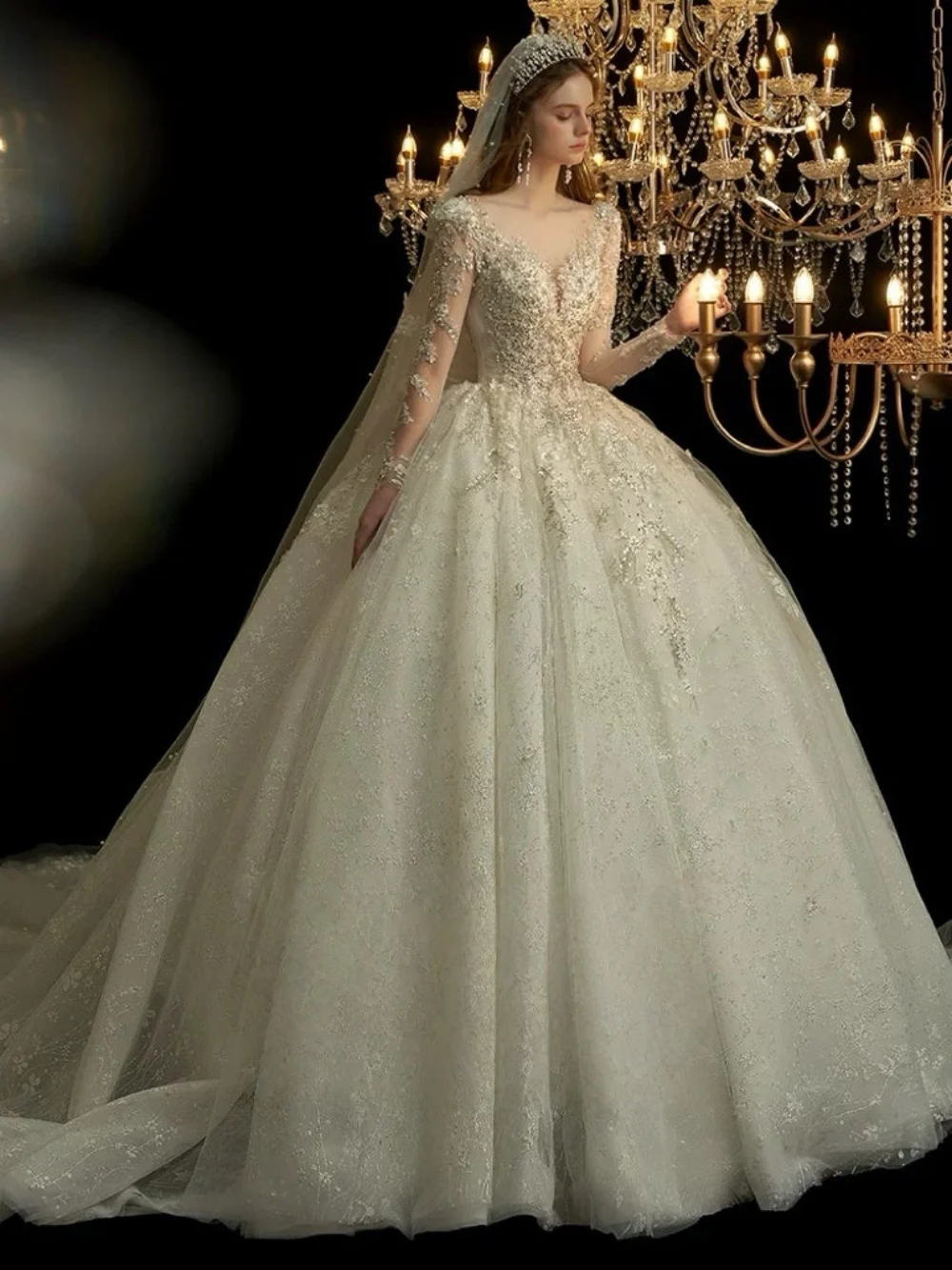 

DTLumika Sparkling Vintage Illusion Bridal Gown Luxurious Lace Wedding Dress Opulent Embroidered Ceremony Gown robes de mariage