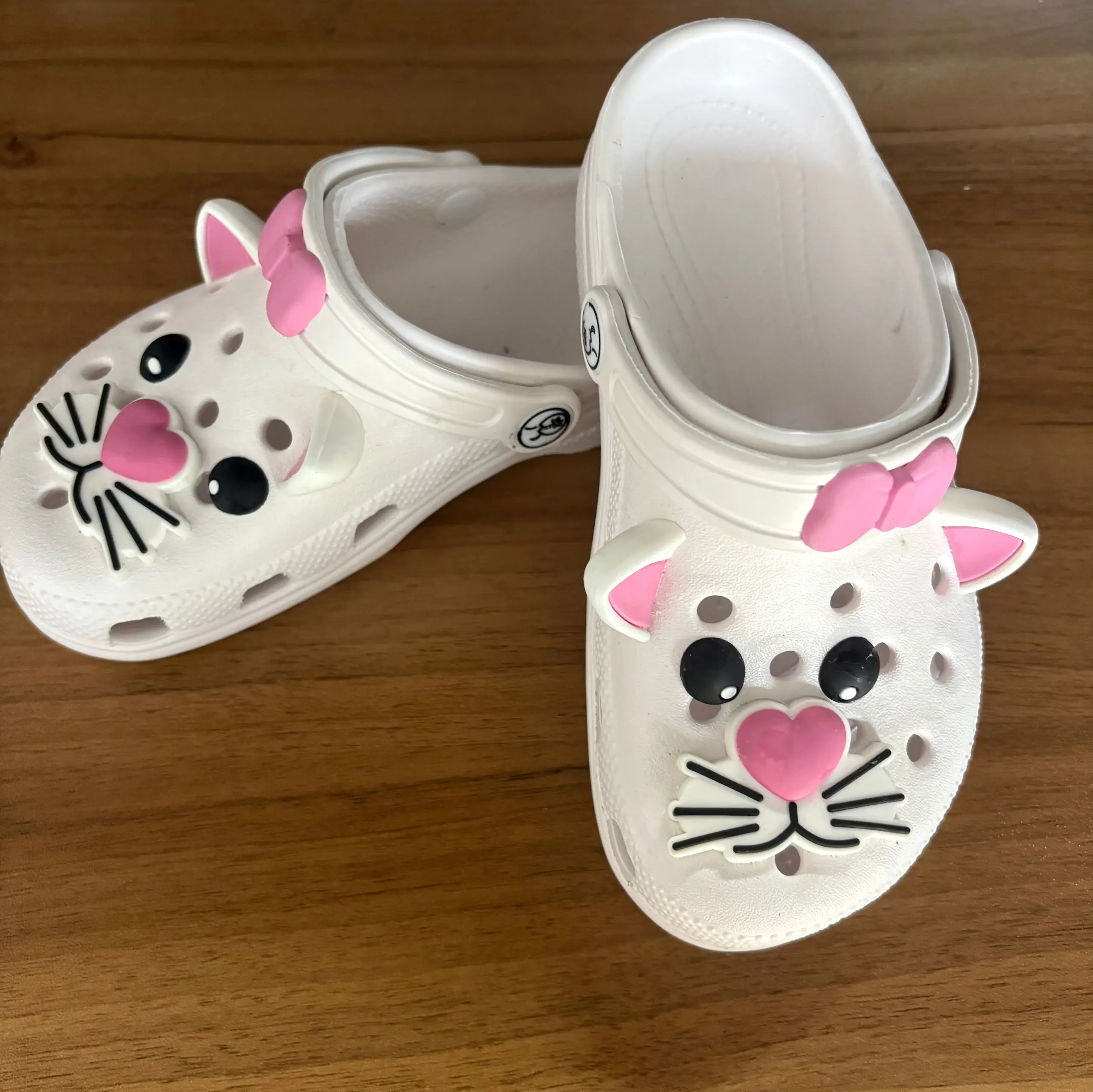 

Croc-Style Slide Sandals Disney Marie Cat Non-Slip Breathable Beach Shoes Outdoor Casual Shoes for Boys Girls Adult