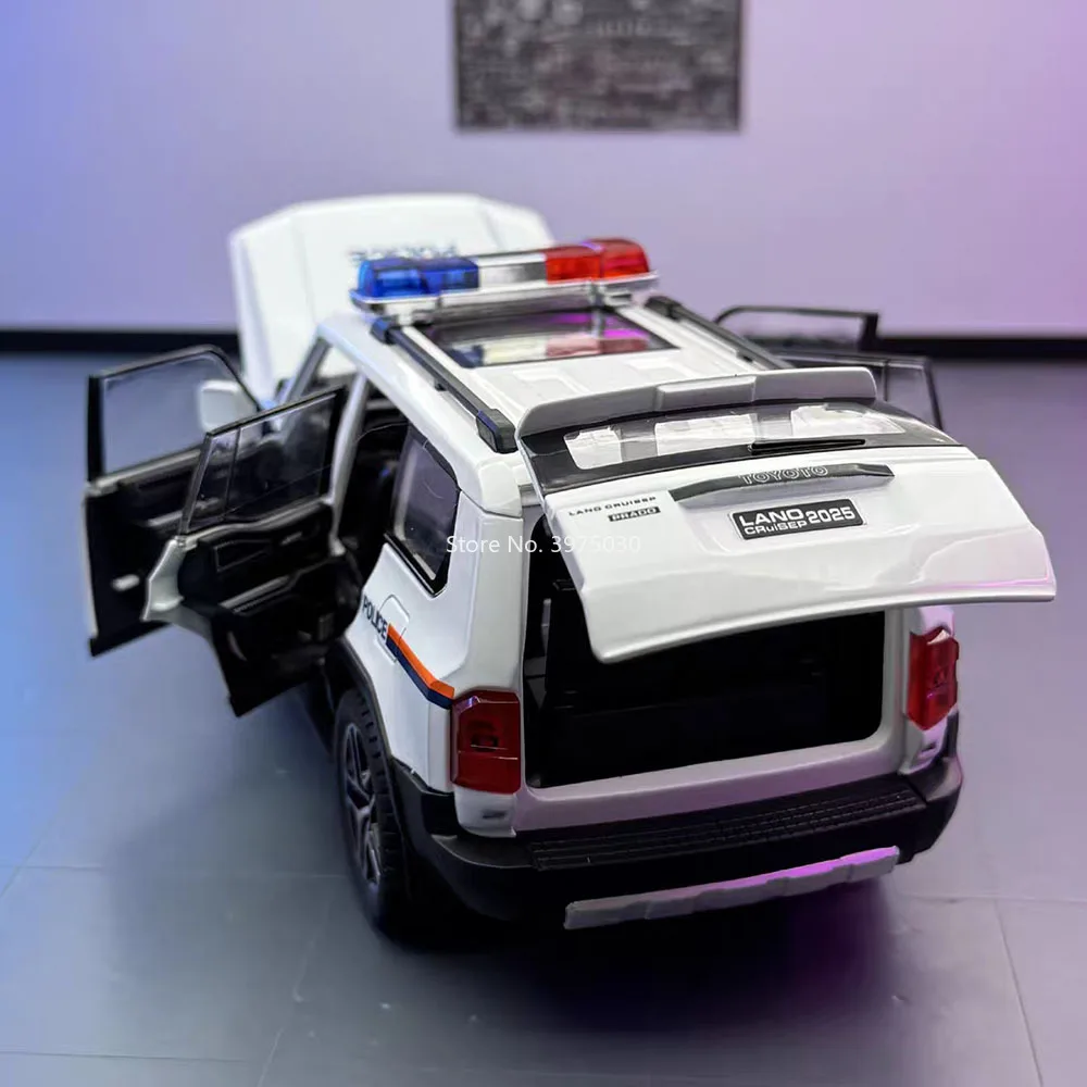 Modele samochodów Toyota Prado LC250 ze stopu 1:24, odlewane ciśnieniowo, zabawki z napędem pull-back, miniaturowe samochody policyjne z oświetleniem i muzyką, pojazdy dla dzieci na prezent.