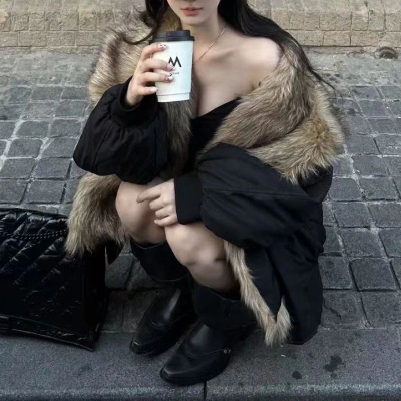 

Street-style Thickened Cotton Clothing for Women, Autumn and Winter, Heavy-duty Spliced Faux Fur Coat, Loose and Warm.