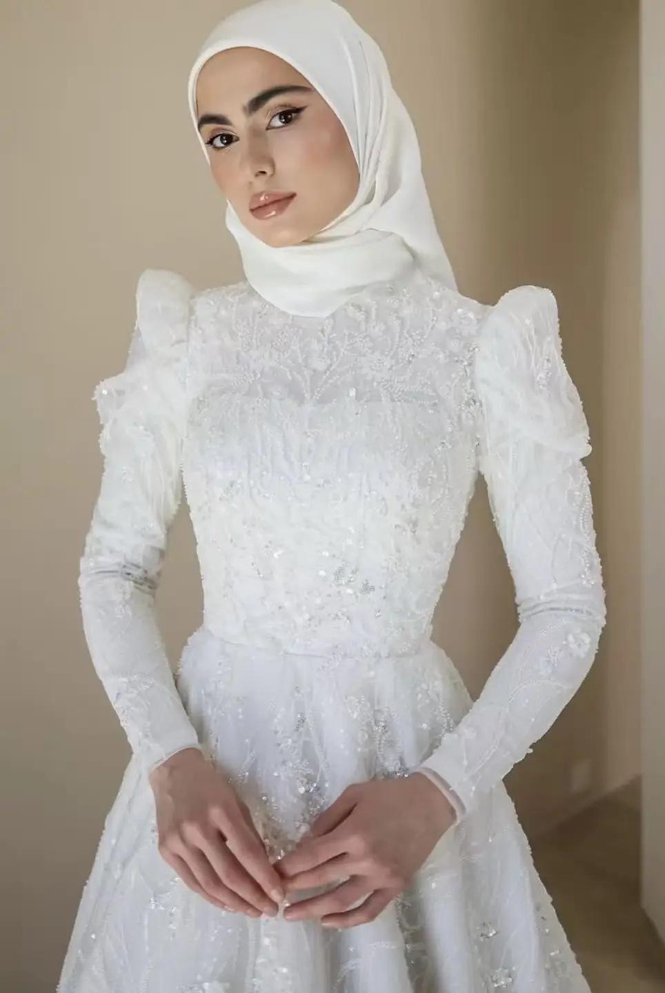 Jane Eyre Abito da sposa musulmano a trapezio con paillettes complete Collo alto Fidanzamento Manica lunga Abito da sposa con perline lucide Personalizzato