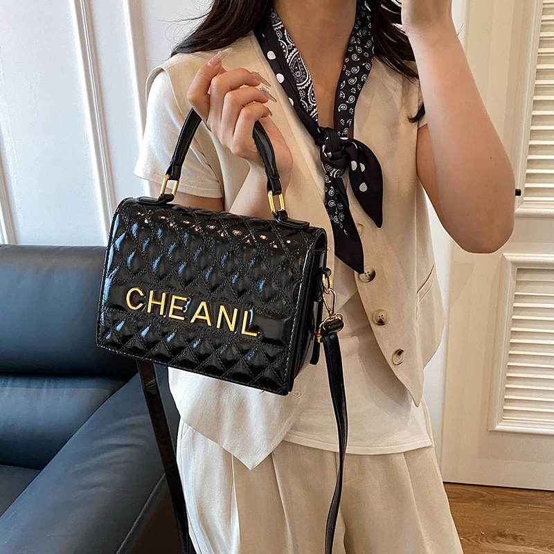 

Fashionable Trendy Letter Logo Crossbody Bag For Women High-End With Large Capacity Solid Color Paris Chic