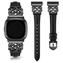 The leather strap is compatible with the Fitbit Versa 4/Versa 3/Fitbit Sense 2/Sense smartwatch strap with an interlocking latch