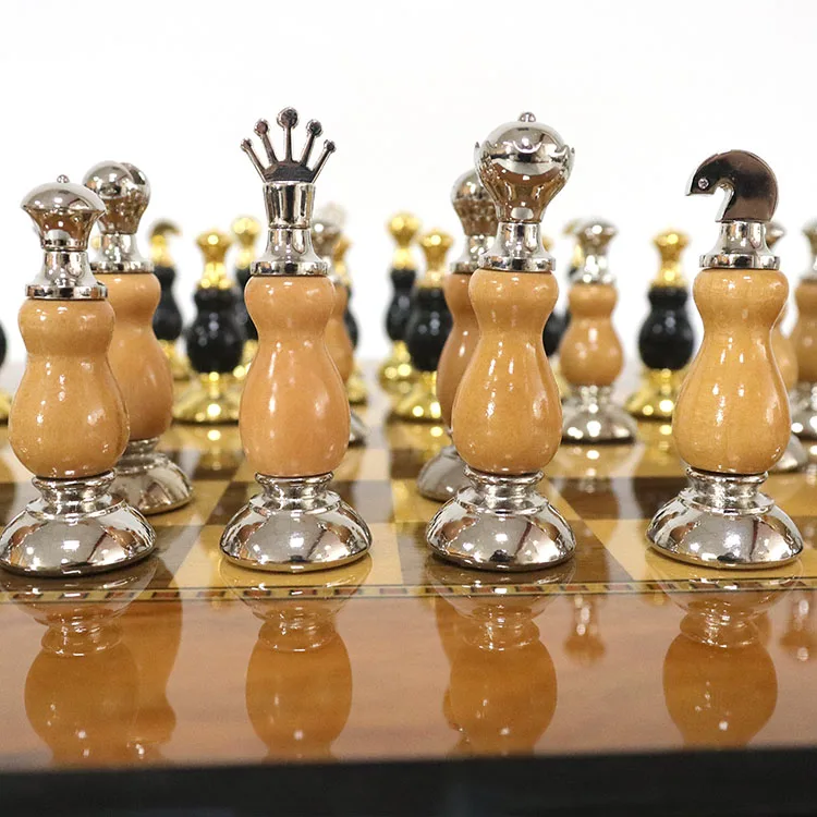 2021 الصين تصميم جديد الشطرنج المحمولة رائجة البيع سعر جيد الشطرنج الكلاسيكي مجموعة الشطرنج الذكية
