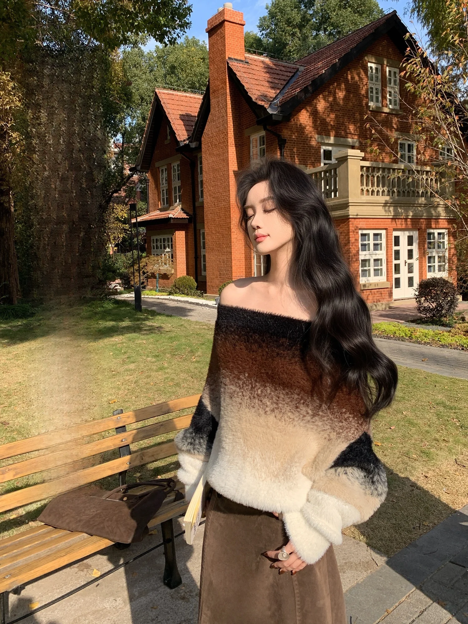 

Женский вязаный свитер свободного кроя с дизайном на одно плечо, зимняя мода, серия «Кофейная волна», длинный рукав, яркий узор