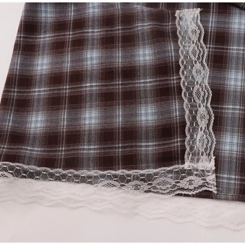 กระโปรงลูกไม้เอวสูงสไตล์ Y2K สำหรับผู้หญิง ลายสก็อตแบบเรโทร แต่งผ้าปะติด ผูกเชือกแบบไม่สมมาตร ซ่อนสัดส่วน ซ้อนทับเป็นชั้นๆ แฟชั่น ﻿