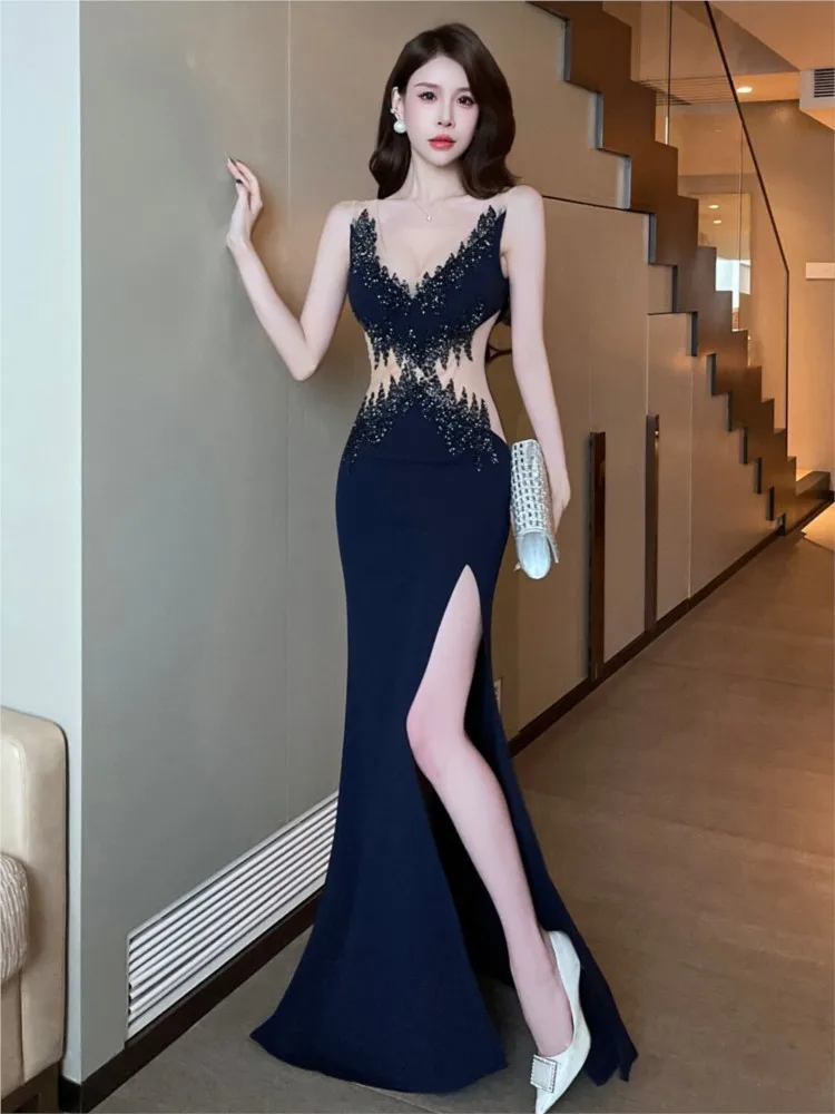 

A light luxury and hand-stitched beaded dress for the banquet host's catwalk show